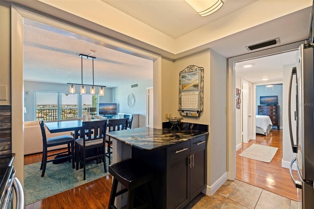 For Sale: $539,000 (2 beds, 2 baths, 1131 Square Feet)