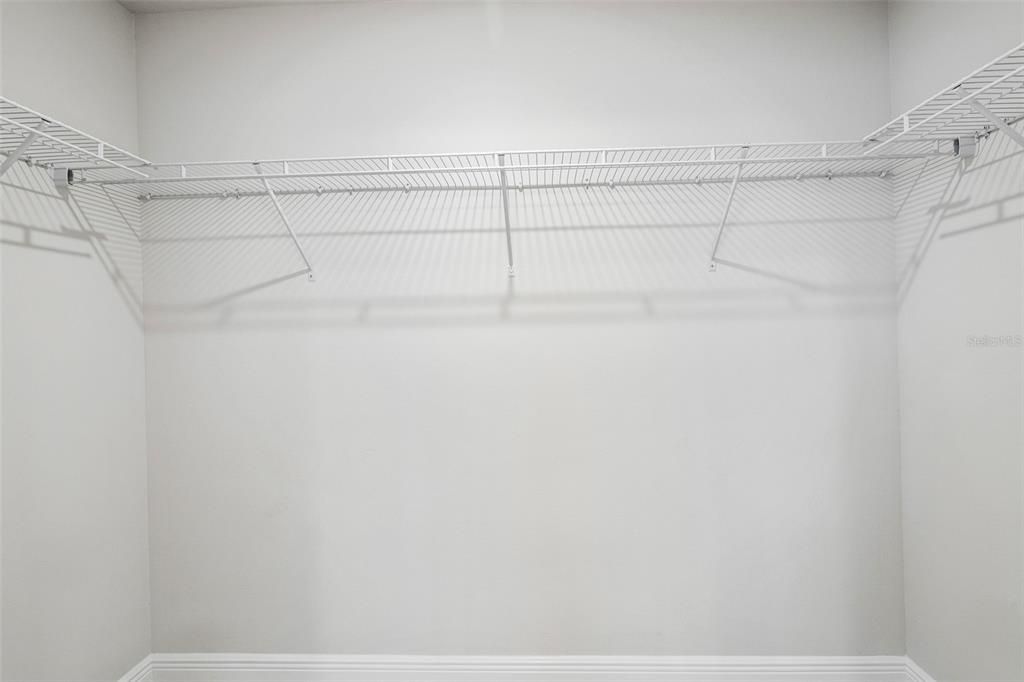 待售: $319,900 (4 贝兹, 2 浴室, 1986 平方英尺)