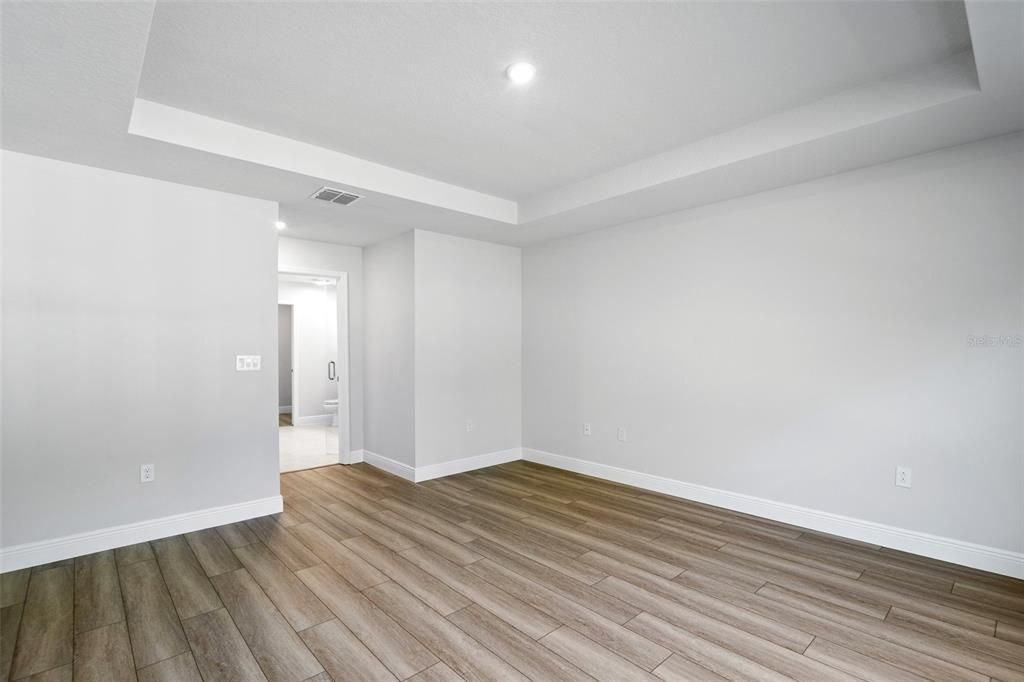 待售: $319,900 (4 贝兹, 2 浴室, 1986 平方英尺)