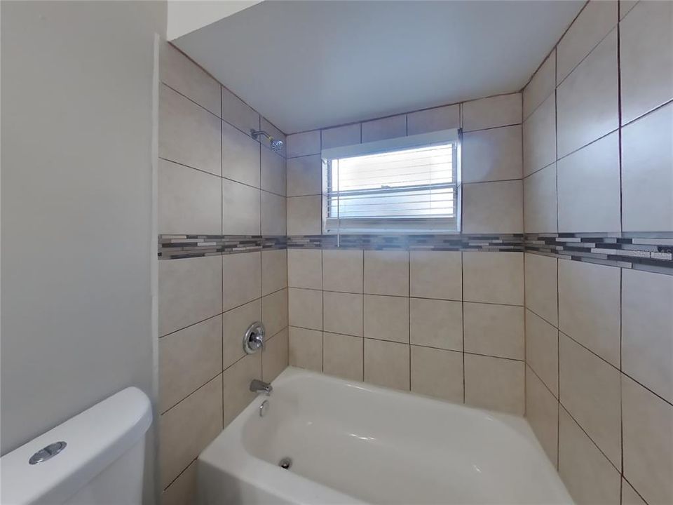 En Renta: $2,159 (4 camas, 2 baños, 1979 Pies cuadrados)