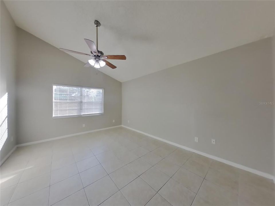 En Renta: $2,159 (4 camas, 2 baños, 1979 Pies cuadrados)