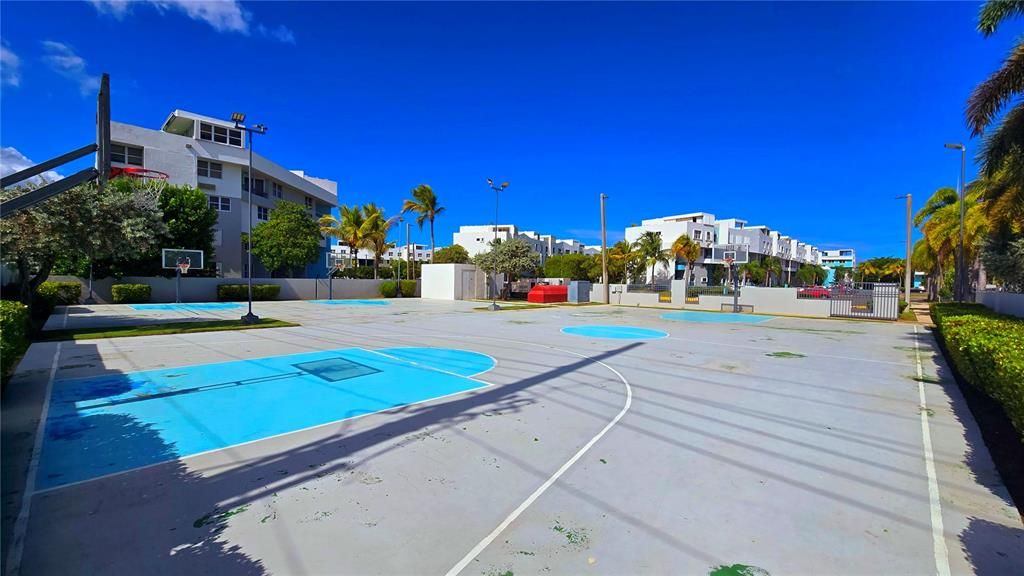 For Sale: $385,000 (3 beds, 2 baths, 1546 Square Feet)