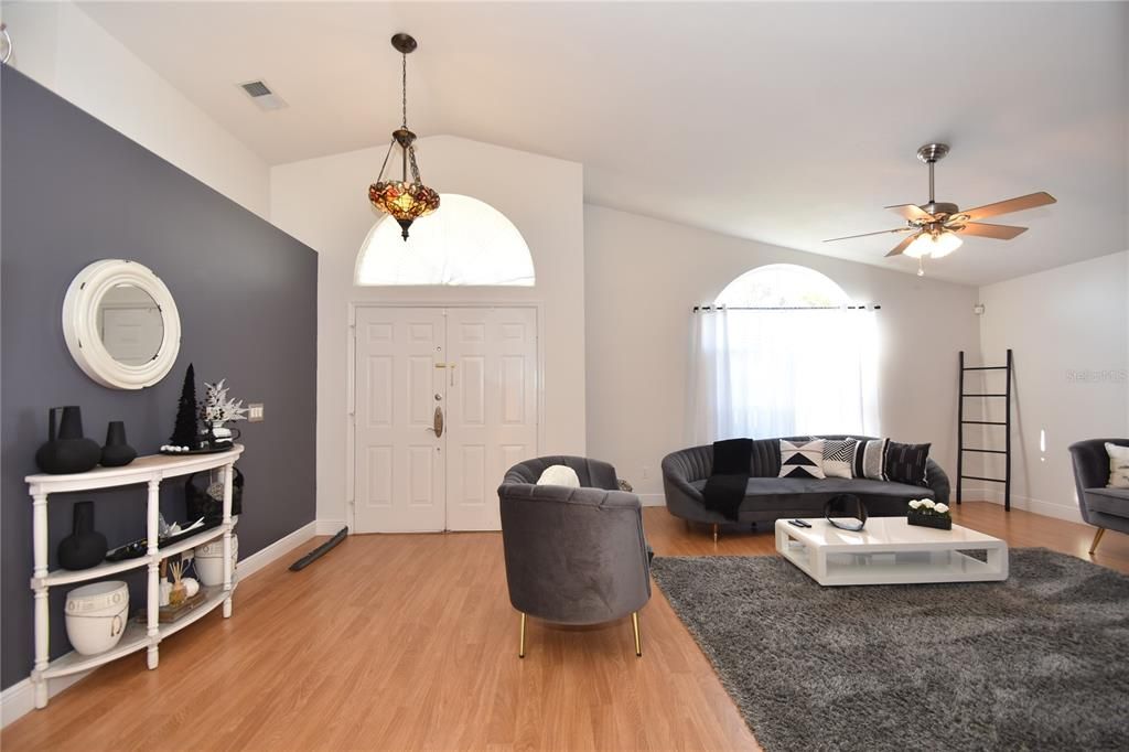 待售: $309,900 (3 贝兹, 2 浴室, 1580 平方英尺)