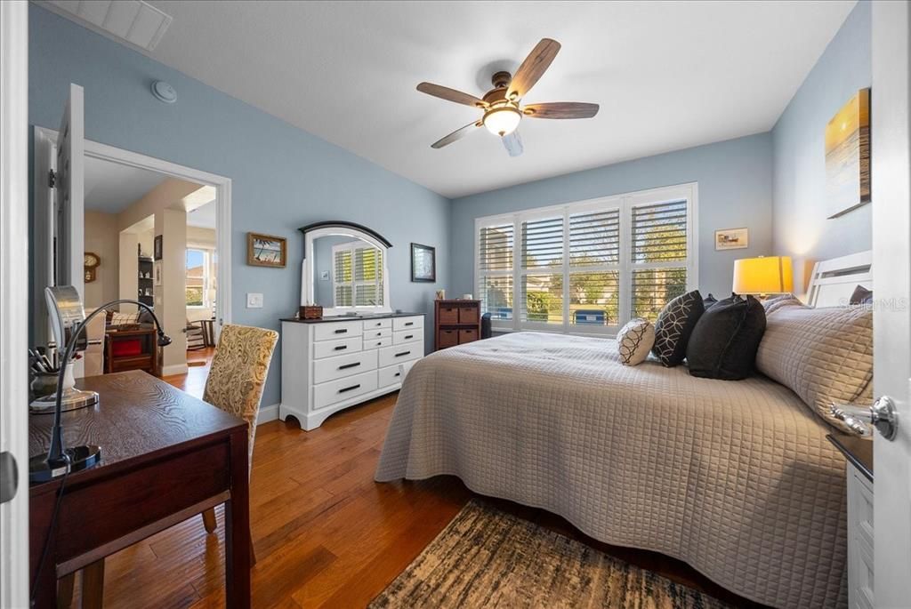 待售: $289,900 (2 贝兹, 2 浴室, 1556 平方英尺)