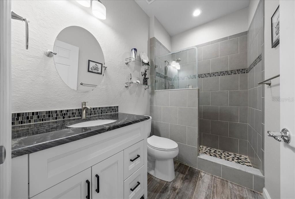 待售: $289,900 (2 贝兹, 2 浴室, 1556 平方英尺)