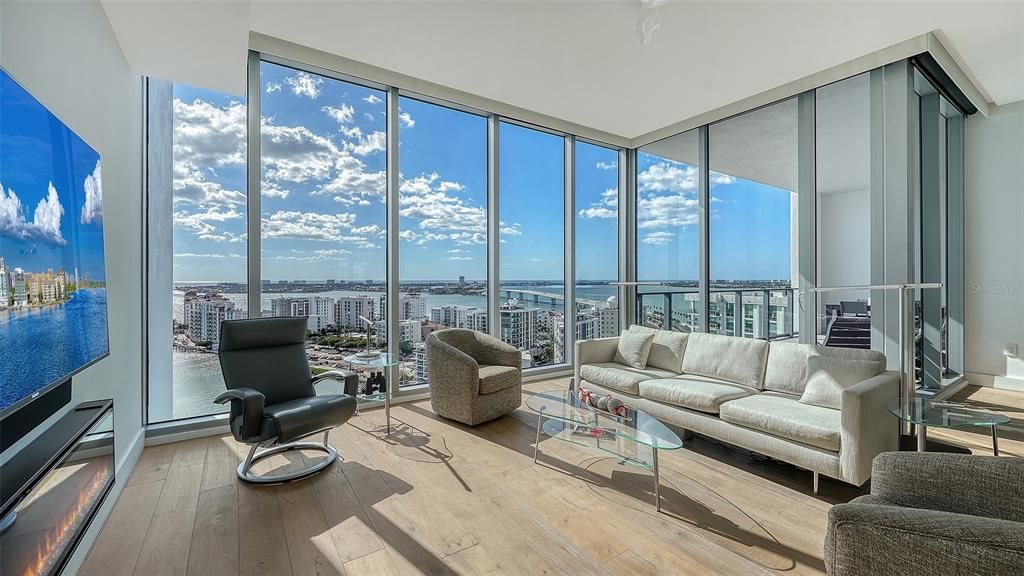 待售: $2,900,000 (2 贝兹, 2 浴室, 1920 平方英尺)