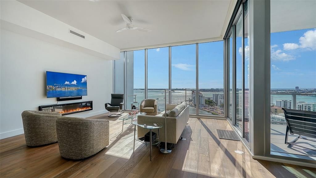 待售: $2,900,000 (2 贝兹, 2 浴室, 1920 平方英尺)