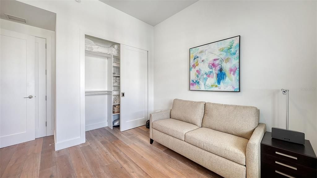 待售: $2,900,000 (2 贝兹, 2 浴室, 1920 平方英尺)