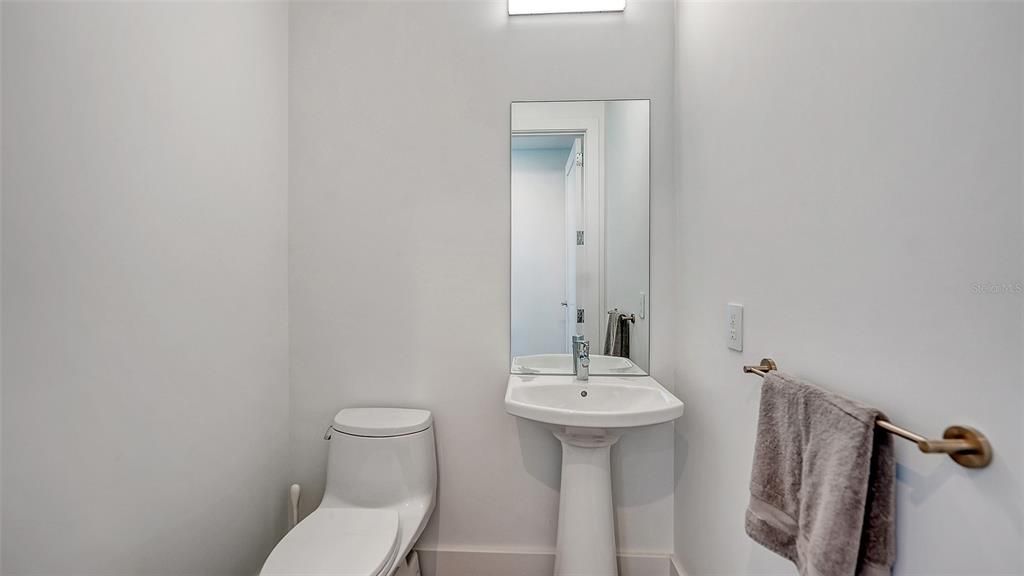 待售: $2,900,000 (2 贝兹, 2 浴室, 1920 平方英尺)