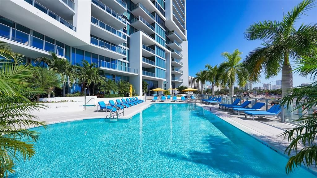 待售: $2,900,000 (2 贝兹, 2 浴室, 1920 平方英尺)