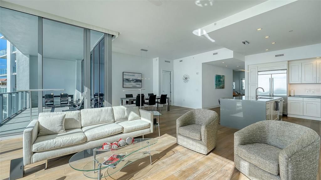 待售: $2,900,000 (2 贝兹, 2 浴室, 1920 平方英尺)