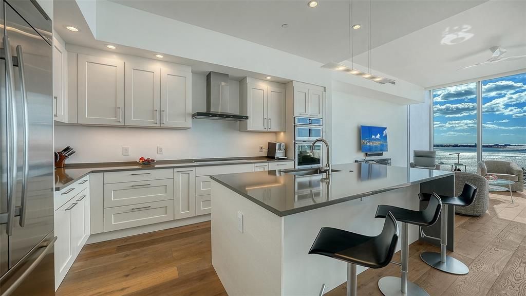 待售: $2,900,000 (2 贝兹, 2 浴室, 1920 平方英尺)