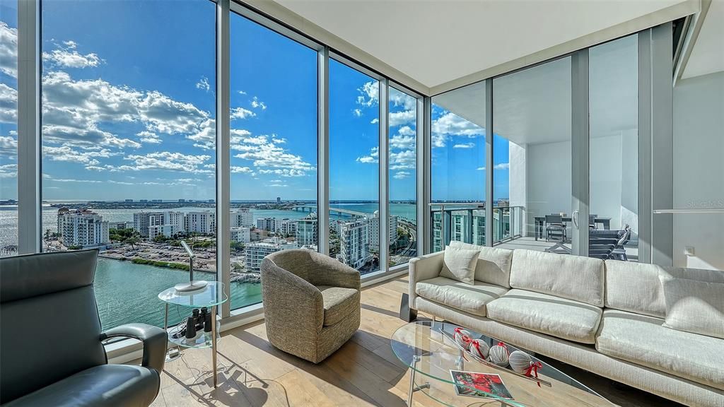 待售: $2,900,000 (2 贝兹, 2 浴室, 1920 平方英尺)