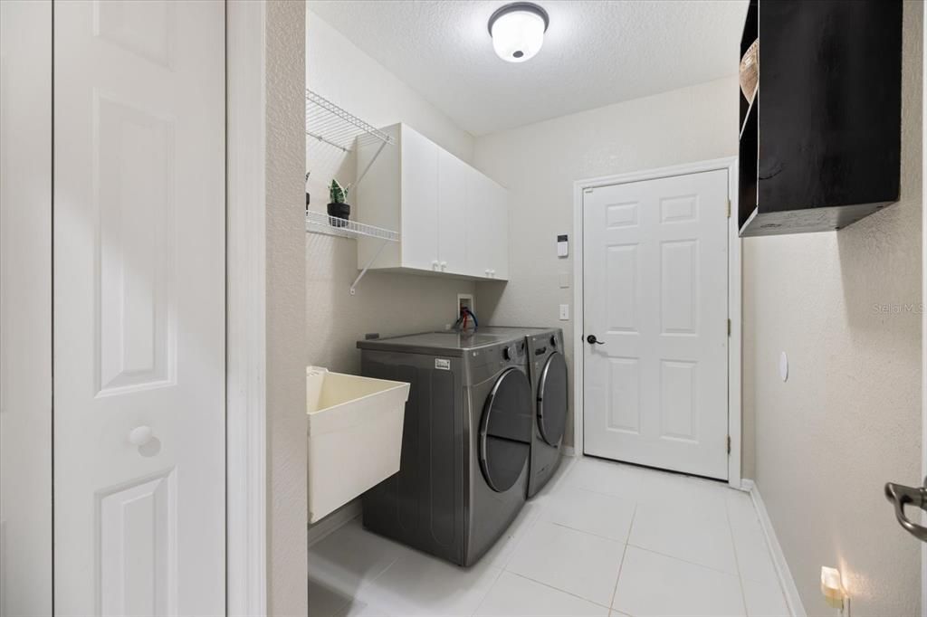 For Sale: $329,900 (4 beds, 2 baths, 1719 Square Feet)