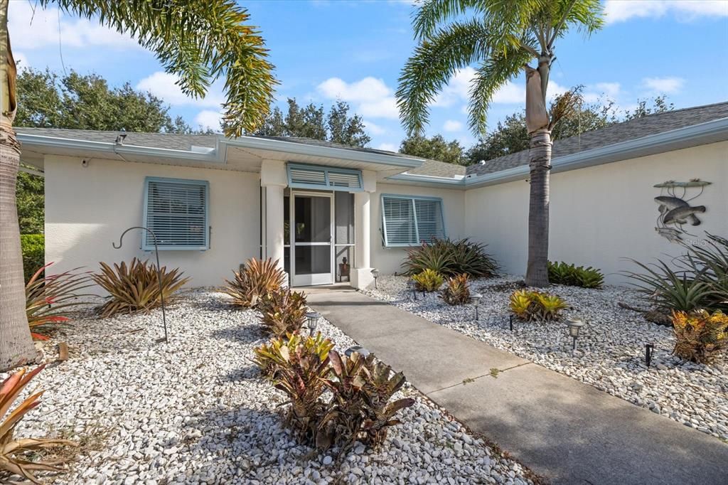 For Sale: $329,900 (4 beds, 2 baths, 1719 Square Feet)