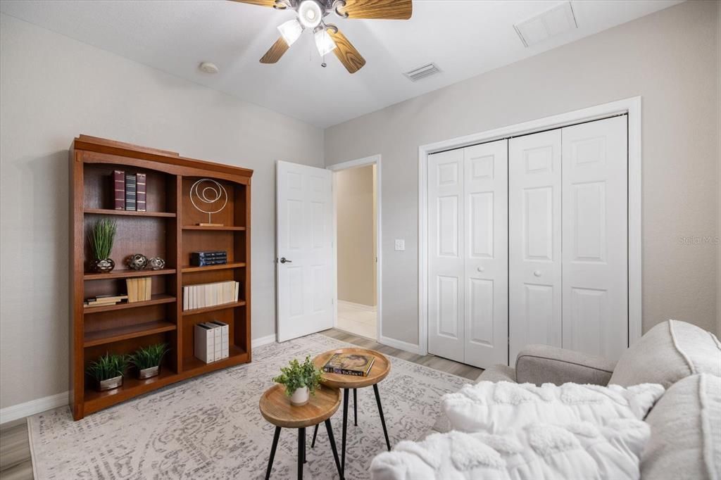 For Sale: $329,900 (4 beds, 2 baths, 1719 Square Feet)