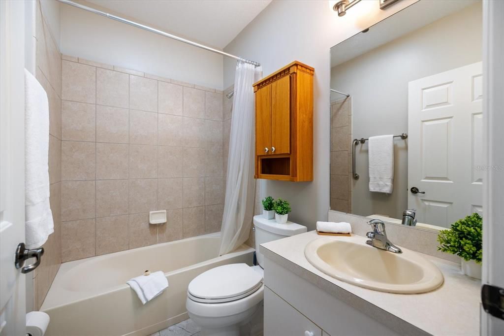 For Sale: $329,900 (4 beds, 2 baths, 1719 Square Feet)