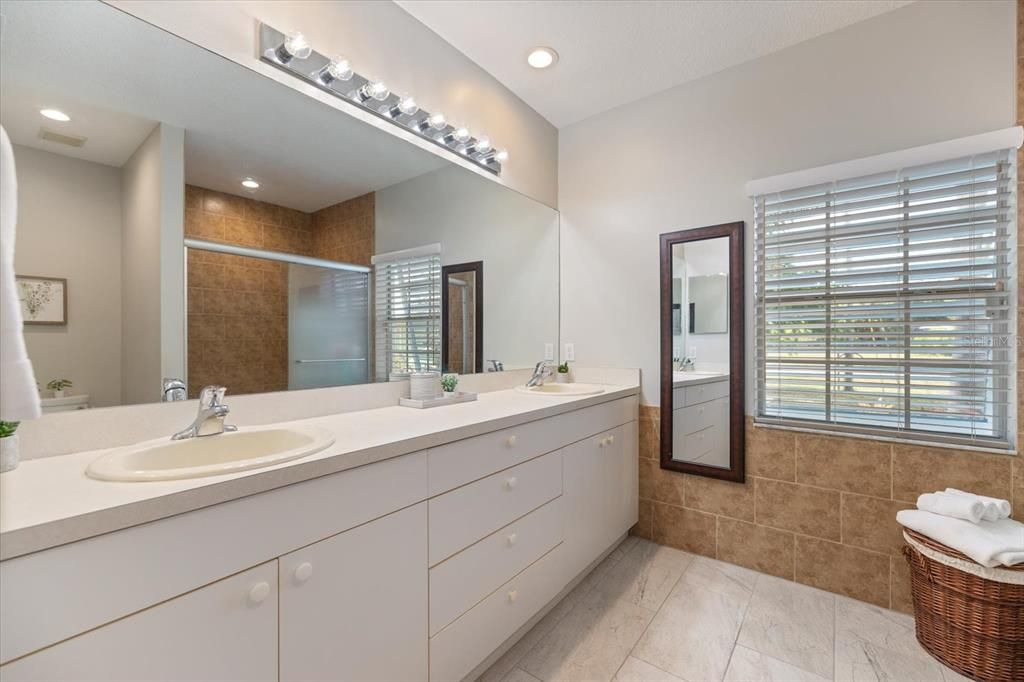 For Sale: $329,900 (4 beds, 2 baths, 1719 Square Feet)