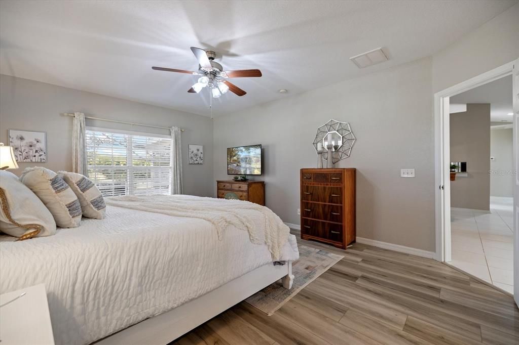 For Sale: $329,900 (4 beds, 2 baths, 1719 Square Feet)