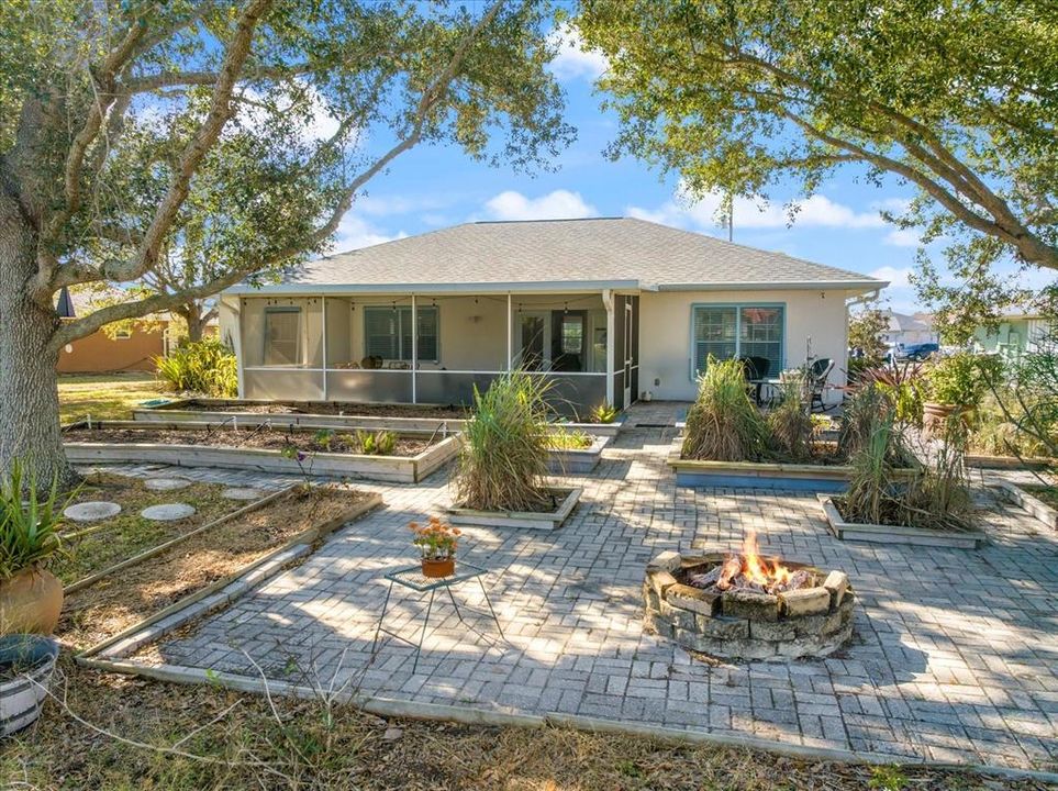 For Sale: $329,900 (4 beds, 2 baths, 1719 Square Feet)