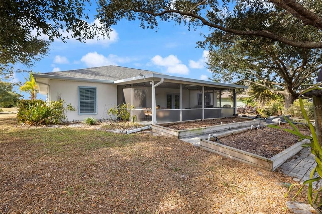 For Sale: $329,900 (4 beds, 2 baths, 1719 Square Feet)