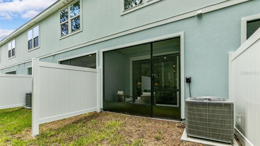 На продажу: $264,990 (2 спален, 2 ванн, 1109 Квадратных фут)