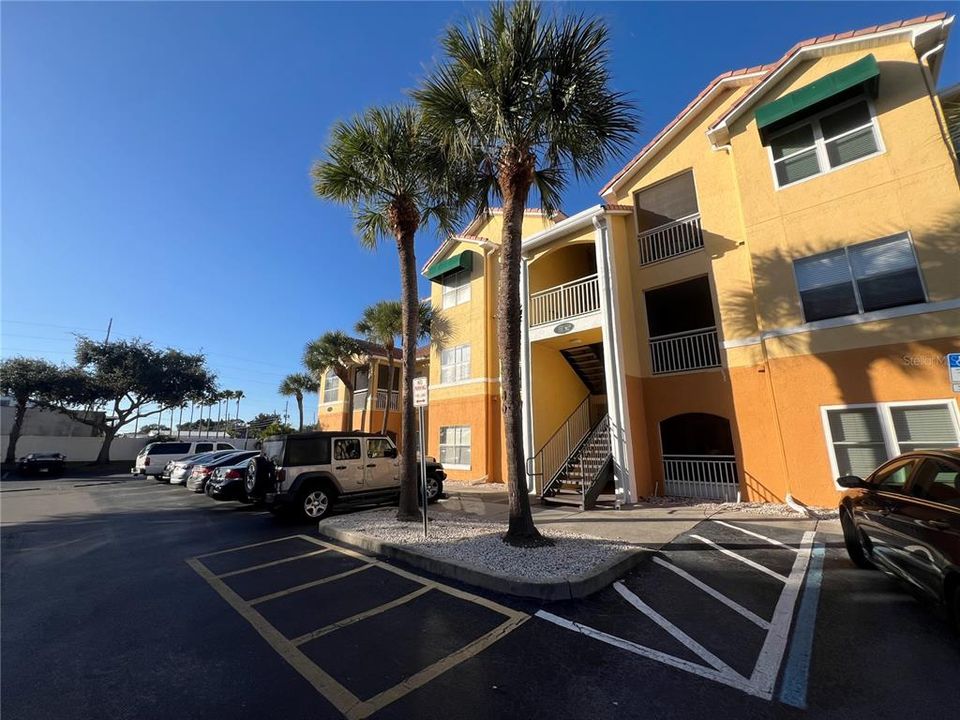 В аренду: $1,999 (2 спален, 2 ванн, 925 Квадратных фут)