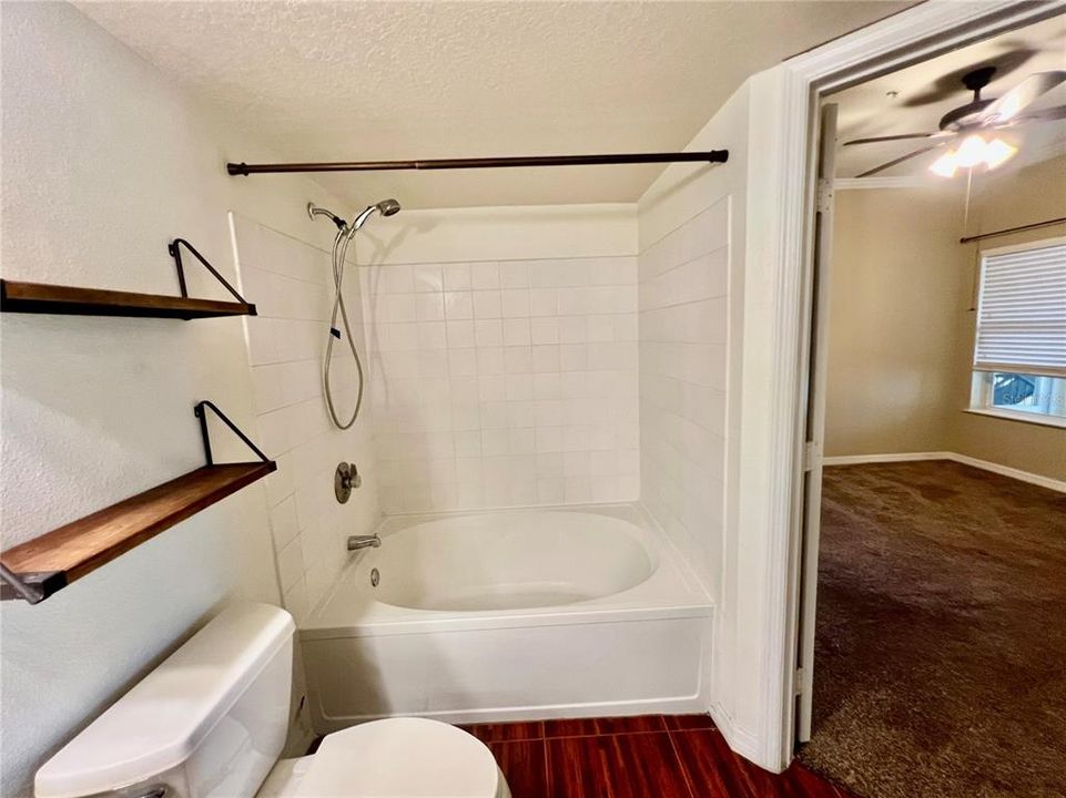 В аренду: $1,999 (2 спален, 2 ванн, 925 Квадратных фут)