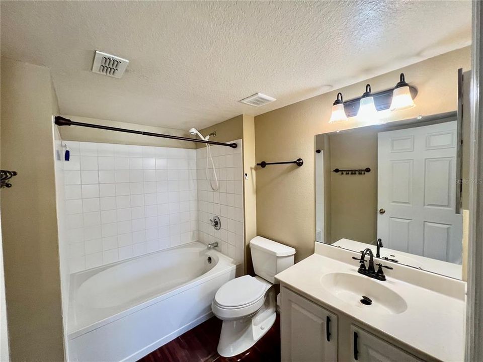 В аренду: $1,999 (2 спален, 2 ванн, 925 Квадратных фут)