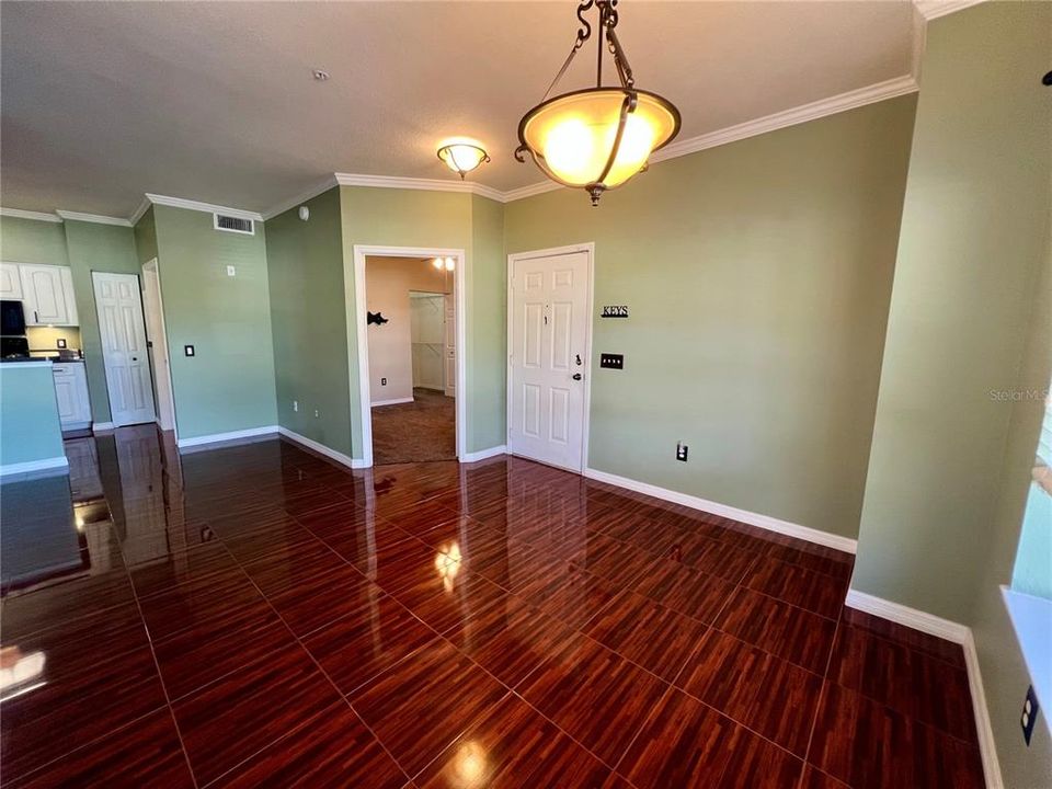 В аренду: $1,999 (2 спален, 2 ванн, 925 Квадратных фут)