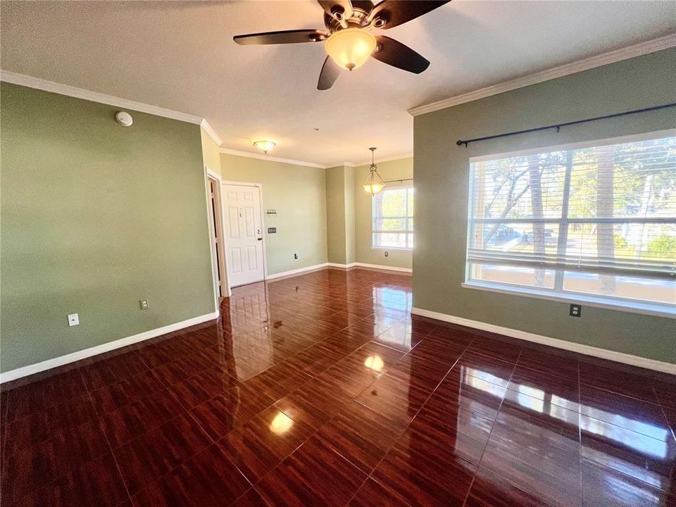 В аренду: $1,999 (2 спален, 2 ванн, 925 Квадратных фут)