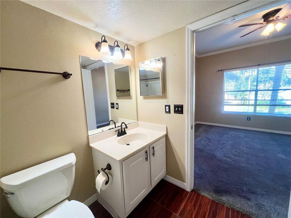 В аренду: $1,999 (2 спален, 2 ванн, 925 Квадратных фут)