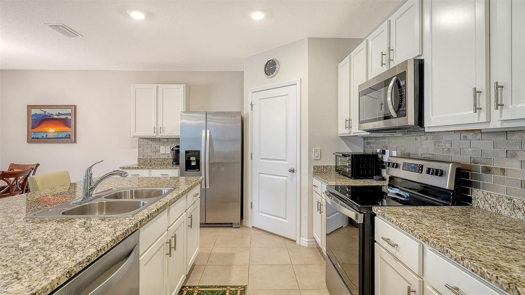 На продажу: $479,000 (4 спален, 2 ванн, 1839 Квадратных фут)