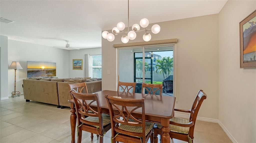 На продажу: $479,000 (4 спален, 2 ванн, 1839 Квадратных фут)