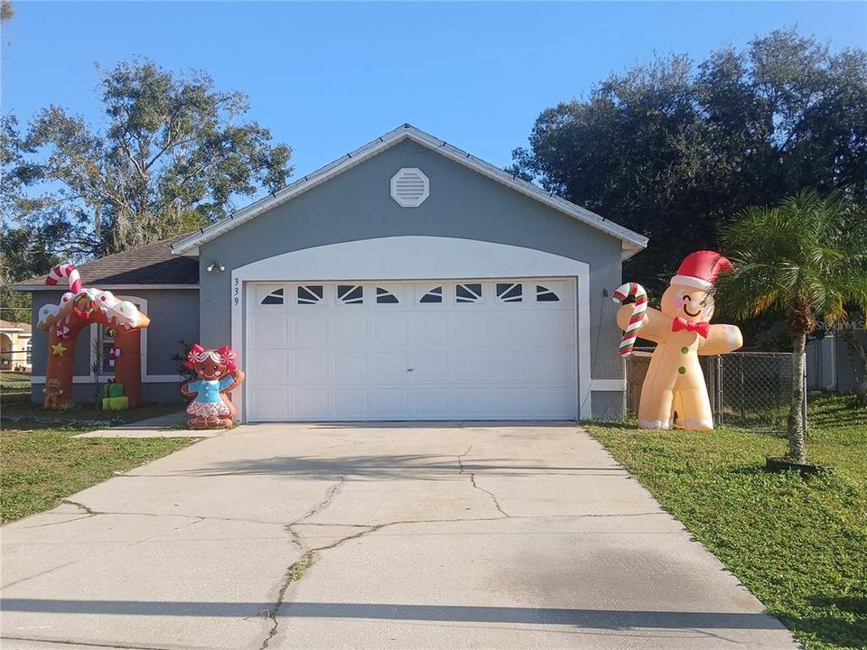 For Rent: $2,500 (3 beds, 2 baths, 999 Square Feet)