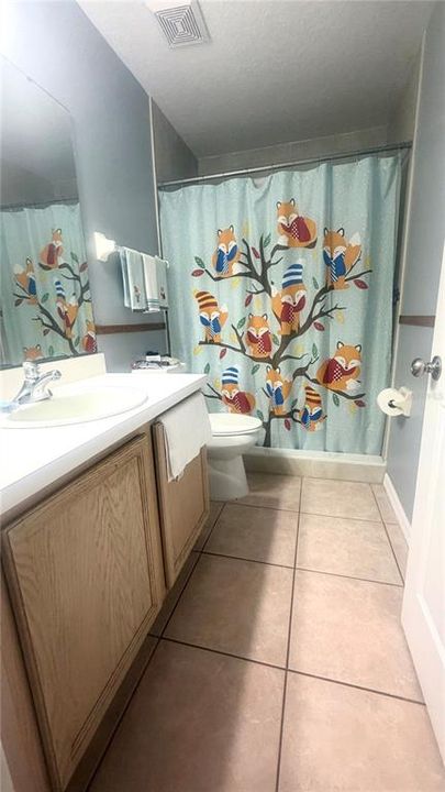 For Rent: $2,500 (3 beds, 2 baths, 999 Square Feet)