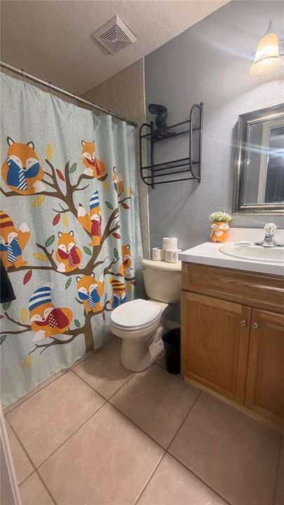 For Rent: $2,500 (3 beds, 2 baths, 999 Square Feet)