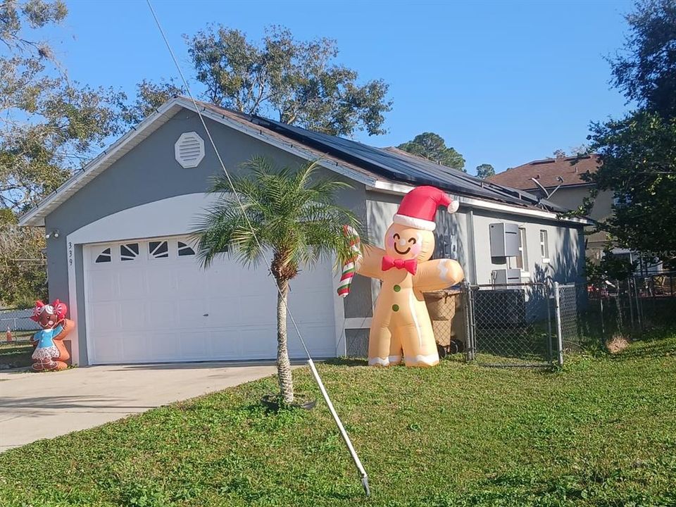 For Rent: $2,500 (3 beds, 2 baths, 999 Square Feet)