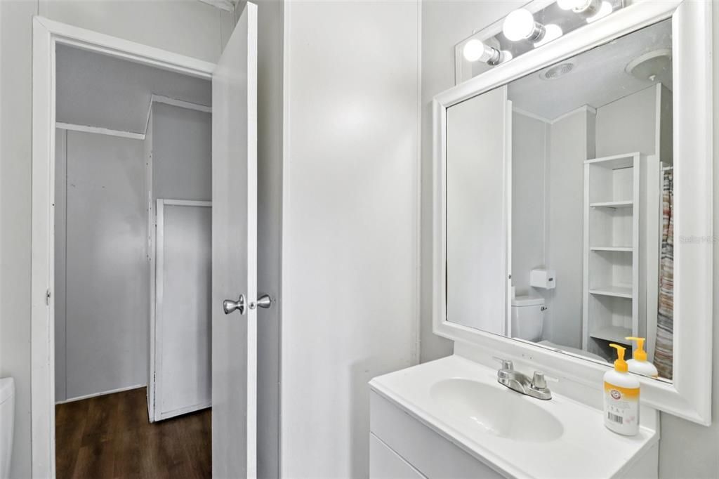 For Sale: $350,000 (6 beds, 4 baths, 2112 Square Feet)