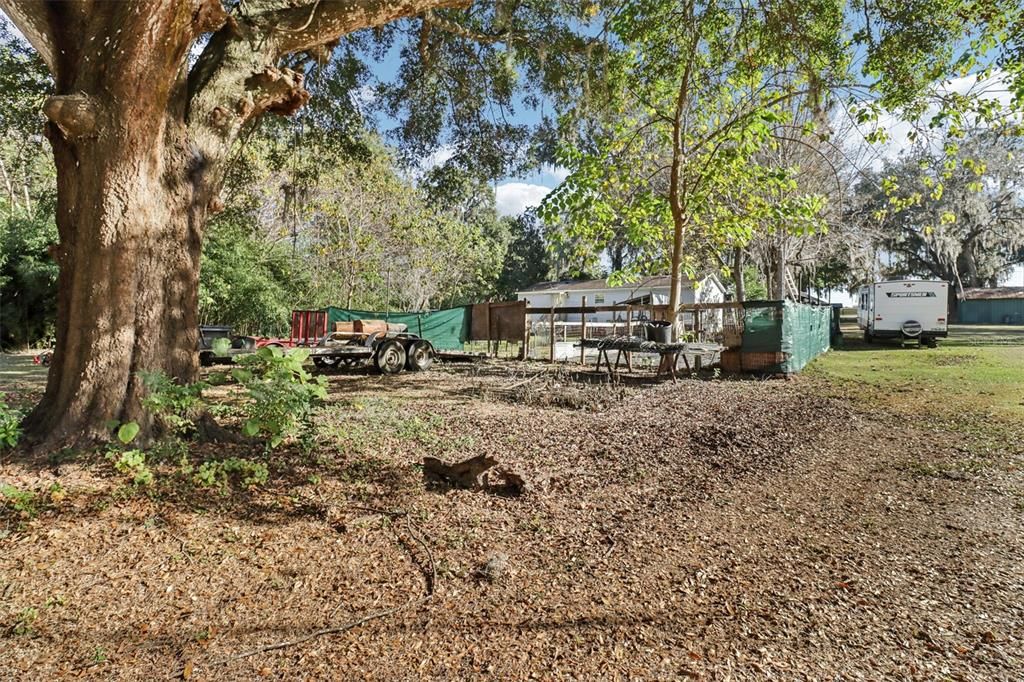 For Sale: $350,000 (6 beds, 4 baths, 2112 Square Feet)