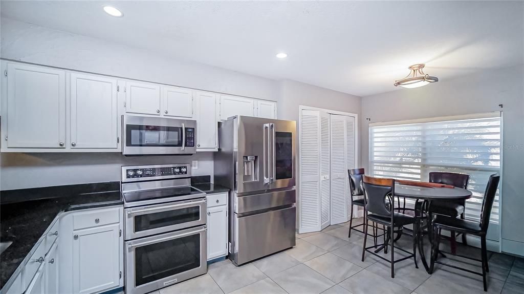 En Venta: $459,999 (4 camas, 2 baños, 1849 Pies cuadrados)