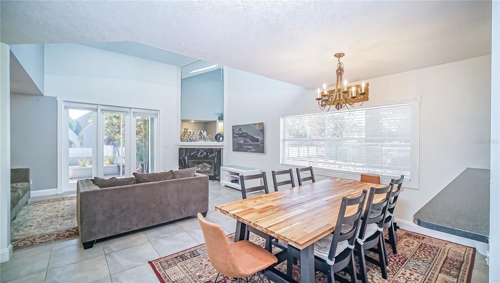 En Venta: $459,999 (4 camas, 2 baños, 1849 Pies cuadrados)