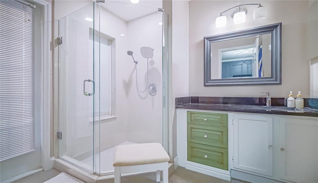 En Venta: $459,999 (4 camas, 2 baños, 1849 Pies cuadrados)