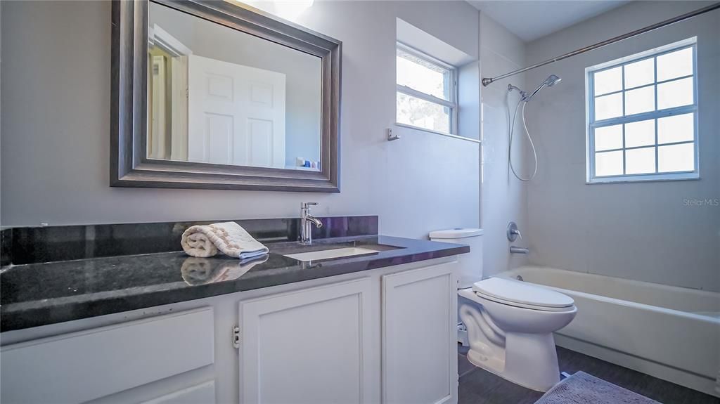 En Venta: $459,999 (4 camas, 2 baños, 1849 Pies cuadrados)