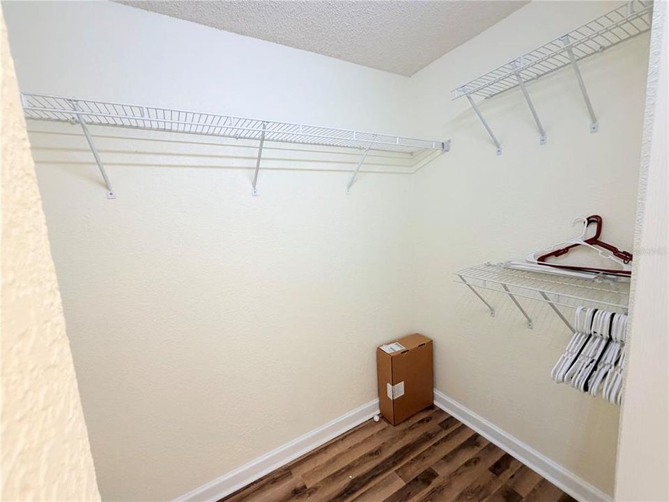 На продажу: $239,900 (2 спален, 2 ванн, 1146 Квадратных фут)