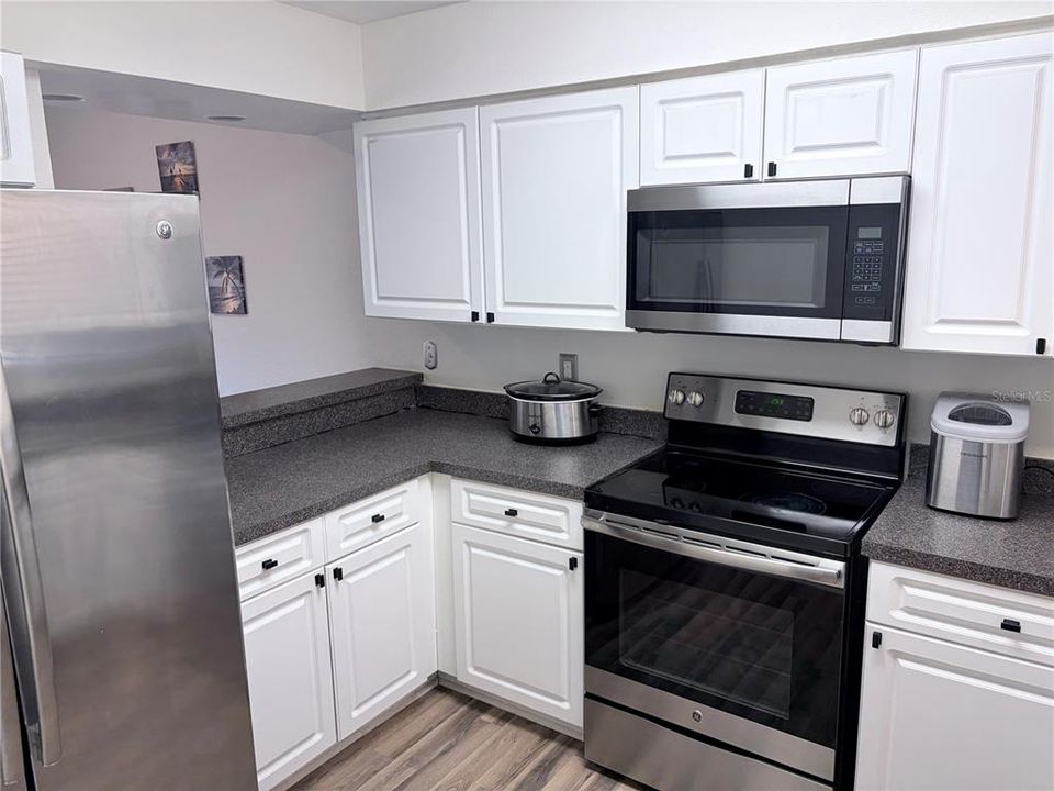 На продажу: $239,900 (2 спален, 2 ванн, 1146 Квадратных фут)