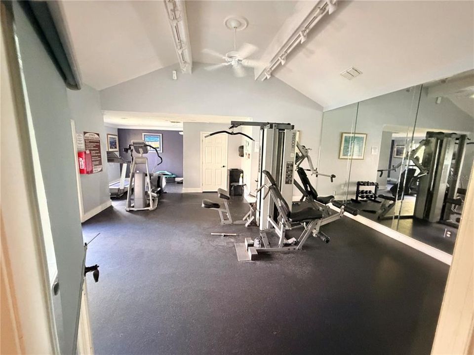 На продажу: $239,900 (2 спален, 2 ванн, 1146 Квадратных фут)