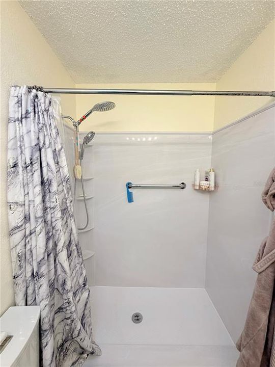 На продажу: $239,900 (2 спален, 2 ванн, 1146 Квадратных фут)