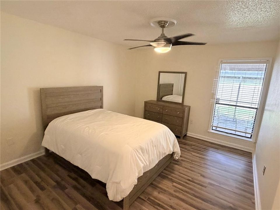 На продажу: $239,900 (2 спален, 2 ванн, 1146 Квадратных фут)