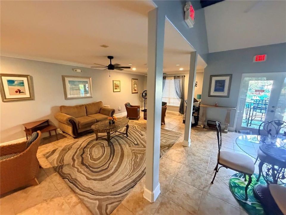 На продажу: $239,900 (2 спален, 2 ванн, 1146 Квадратных фут)